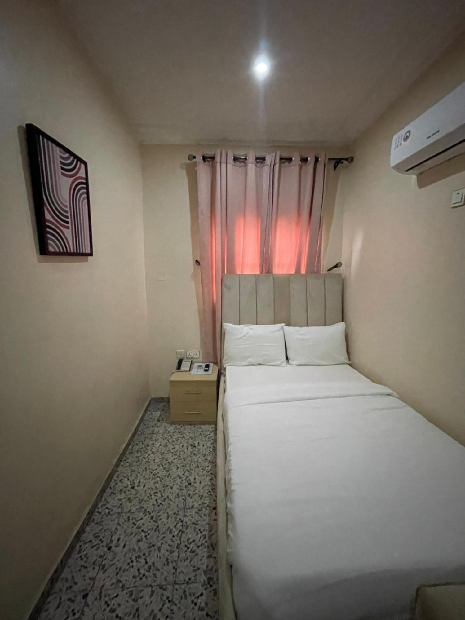 אבוג'ה Nexus Xpress Hotel מראה חיצוני תמונה