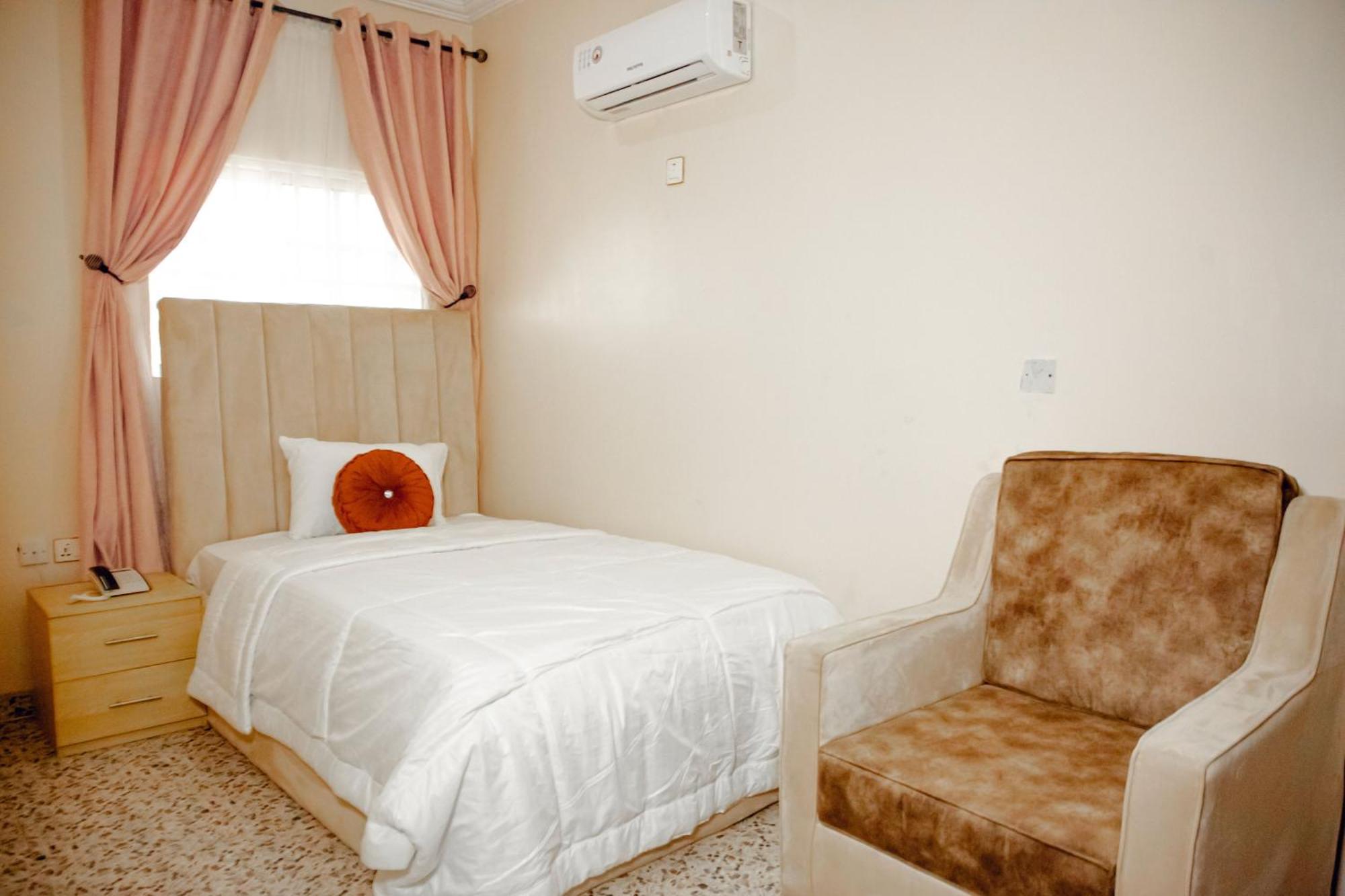 אבוג'ה Nexus Xpress Hotel מראה חיצוני תמונה